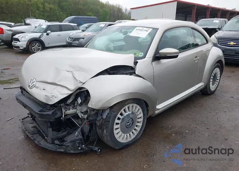 2013 Volkswagen Beetle 2.5L z USA, uszkodzony, nr VIN 3VWJX7AT0DM682590